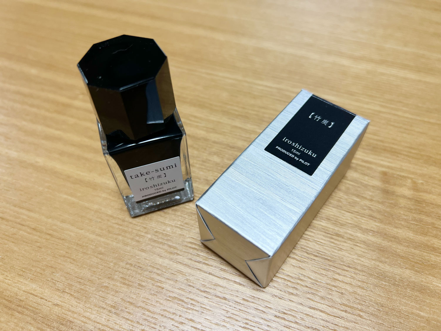 PILOT 色彩雫 mini 竹炭のインクボトル